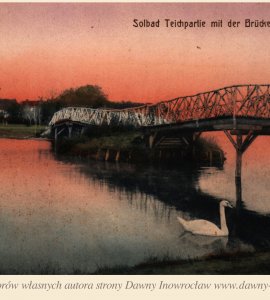 Most w Solankach - Most w inowrocławskich Solankach.Hohensalza. Solbad Teichpartie mit der Brücke