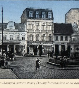 Inowrocławski Rynek - 11 sierpnia 1913 roku - Inowrocław. Rynek.
Pocztówka wysłana 11 sierpnia 1913 roku.
Jest to fragment pocztówki składającej się z trzech obrazków.
Hohensalza. Markt.