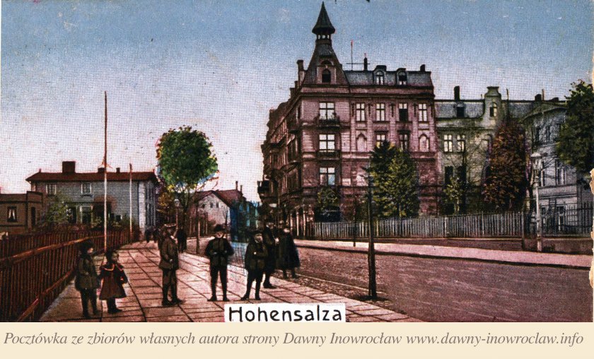 Ulica Dworcowa - 28 sierpień 1915 rok - Inowrocław. Ulica Dworcowa.
Pocztówka* wysłana 28 sierpnia 1915 roku.
* Jest to fragment pocztówki składającej się z trzech obrazków.