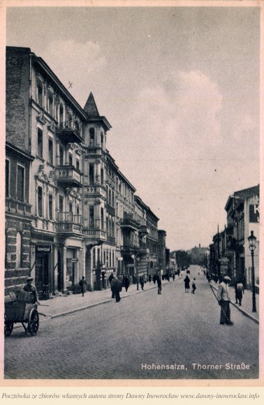 Ulica Toruńska - 1941 rok - Ulica Toruńska.
Pocztówka wysłana 9 maja 1941 roku
HO. 03 Verlag Heinrich Hoffmann, Posen
Hohensalza. Thorner Strasse.