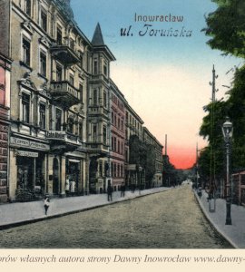 Ulica Toruńska - ok. 1920 rok - Śliczna pocztówka przedstawiająca ulicę Toruńską.
Nie wiem w którym roku pocztówka została wydana (może być ok. 1920 rok)
Graph. Verl.-Anst., G.m.b.H., Breslau