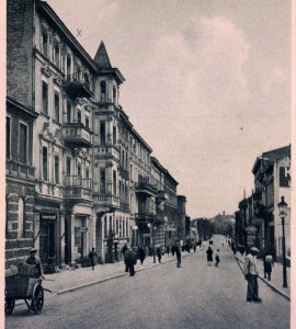 Ulica Toruńska - 1941 rok - Ulica Toruńska.
Pocztówka wysłana 9 maja 1941 roku
HO. 03 Verlag Heinrich Hoffmann, Posen
Hohensalza. Thorner Strasse.