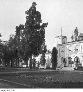Zakład Przyrodoleczniczy w Inowrocławiu. Budynek administracji uzdrowiska.  - Fotografia z roku 1937.