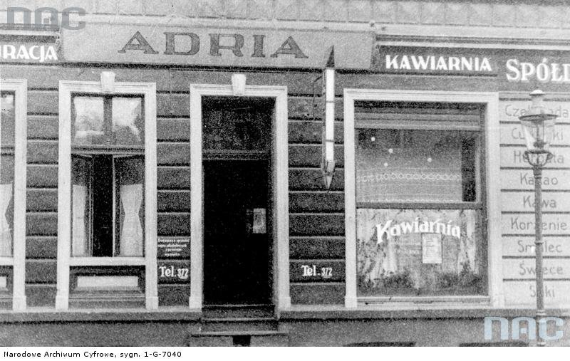 Kawiarnia-restauracja "Adria" w Inowrocławiu.  - Fotografia pochodzi z października 1933 roku.