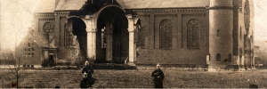 Widok na zapadniętą ścianę kościoła pw Zwiastowania NMP